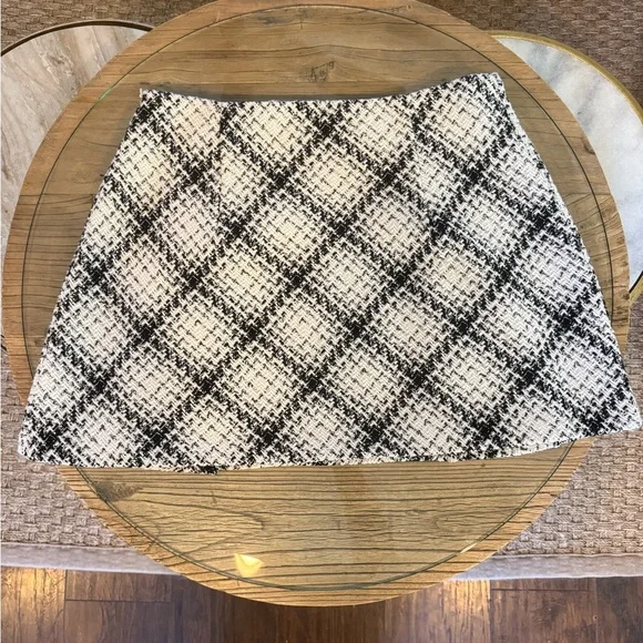 Zara Tweed Pleated Plaid Skirt NEW W/ tags BLACK and WHITE - Picture 5 of 8